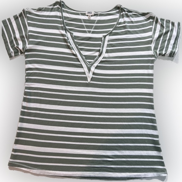 Buckle Striped T-shirt size medium no rips or flaws soft well loved green white - Picture 1 of 4